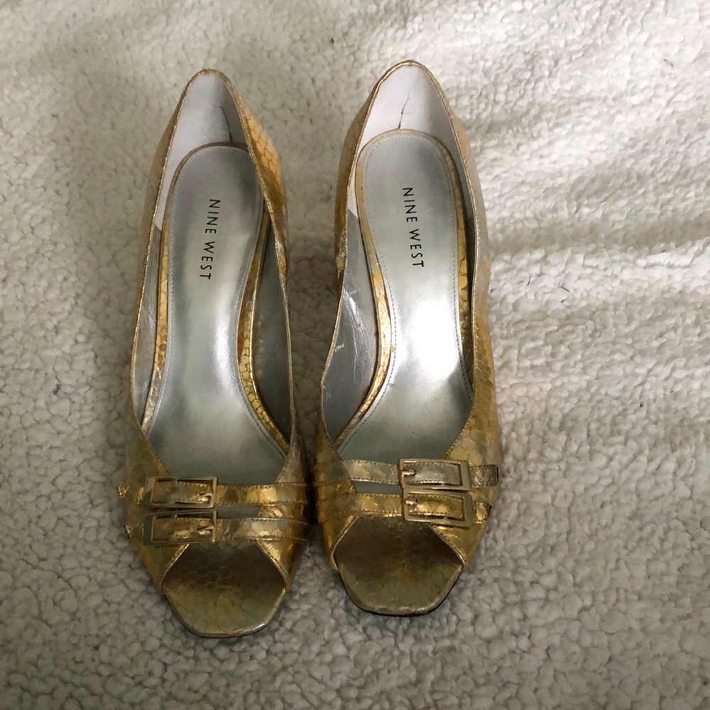 Nine West gold metallic open toe heel
